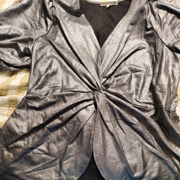 Top - Picture 2 of 3